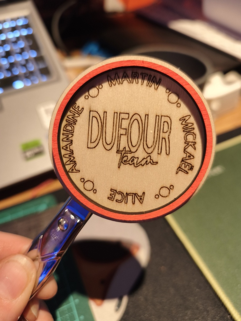MAGNET SIGNATURE – Magnet personnalisé en bois